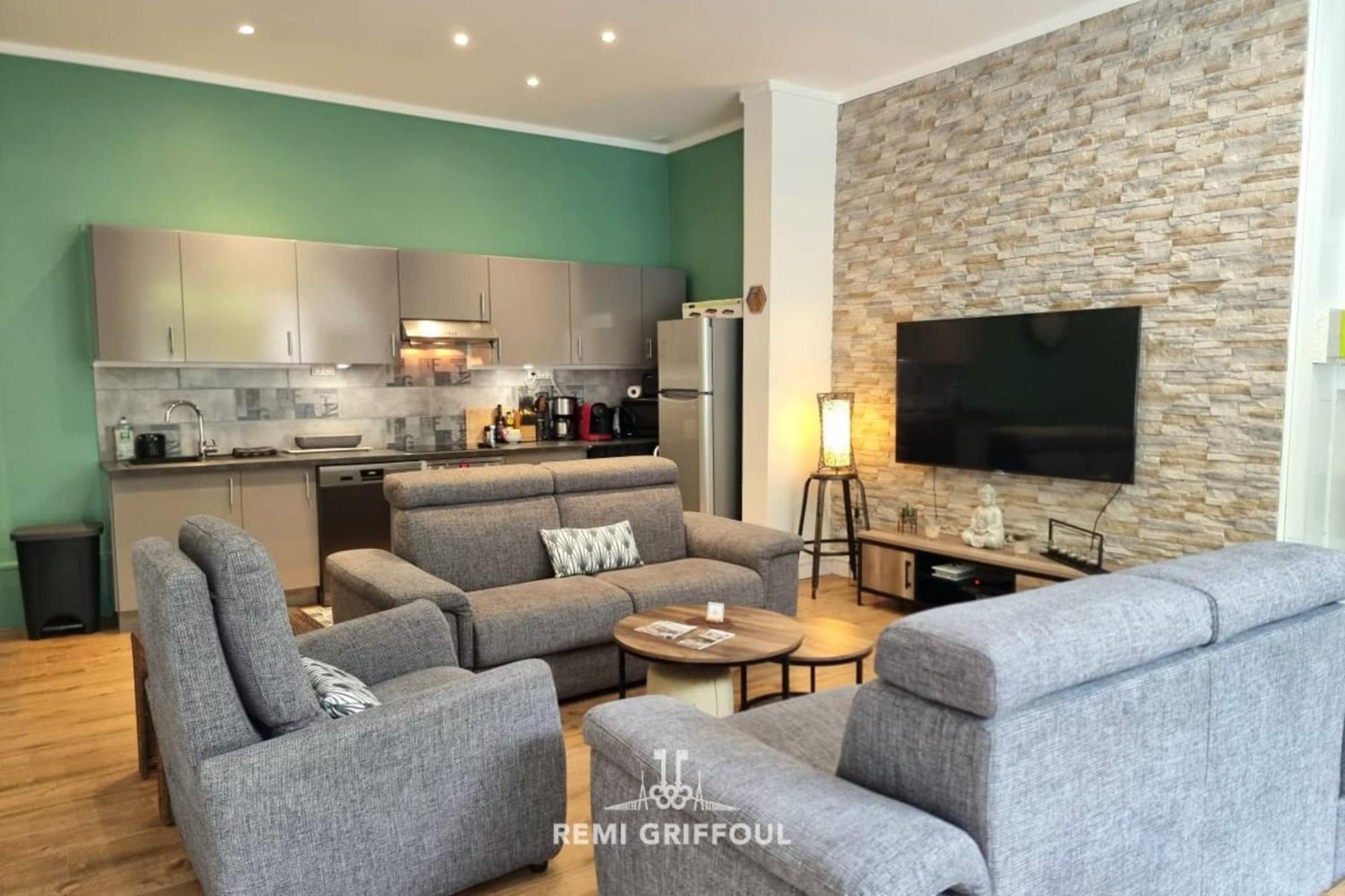 Apartment The Center Terrace & Parking 4 Guests